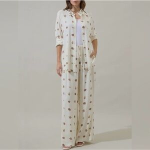 NWT Women's Cream and Brown Patterned Pants